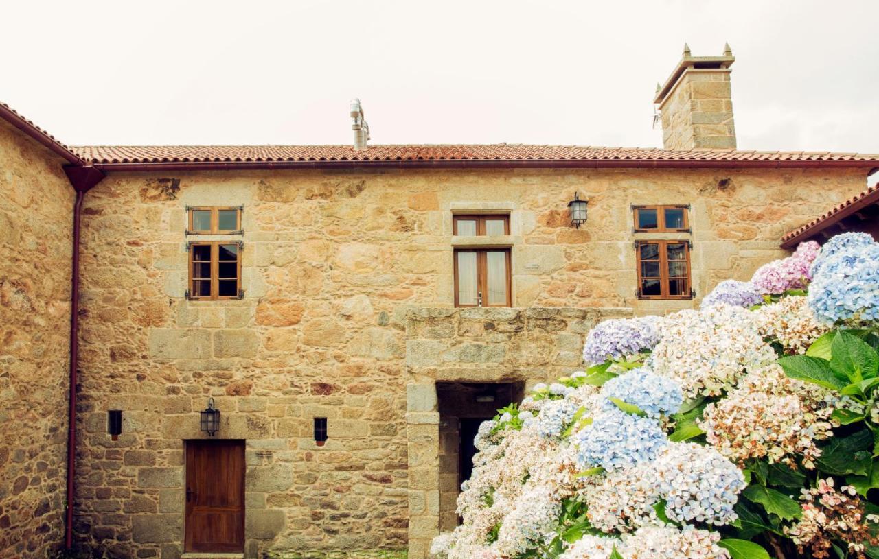 Monasterio Y Pension De Moraime 외부 사진