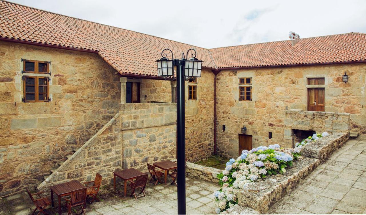 Monasterio Y Pension De Moraime 외부 사진