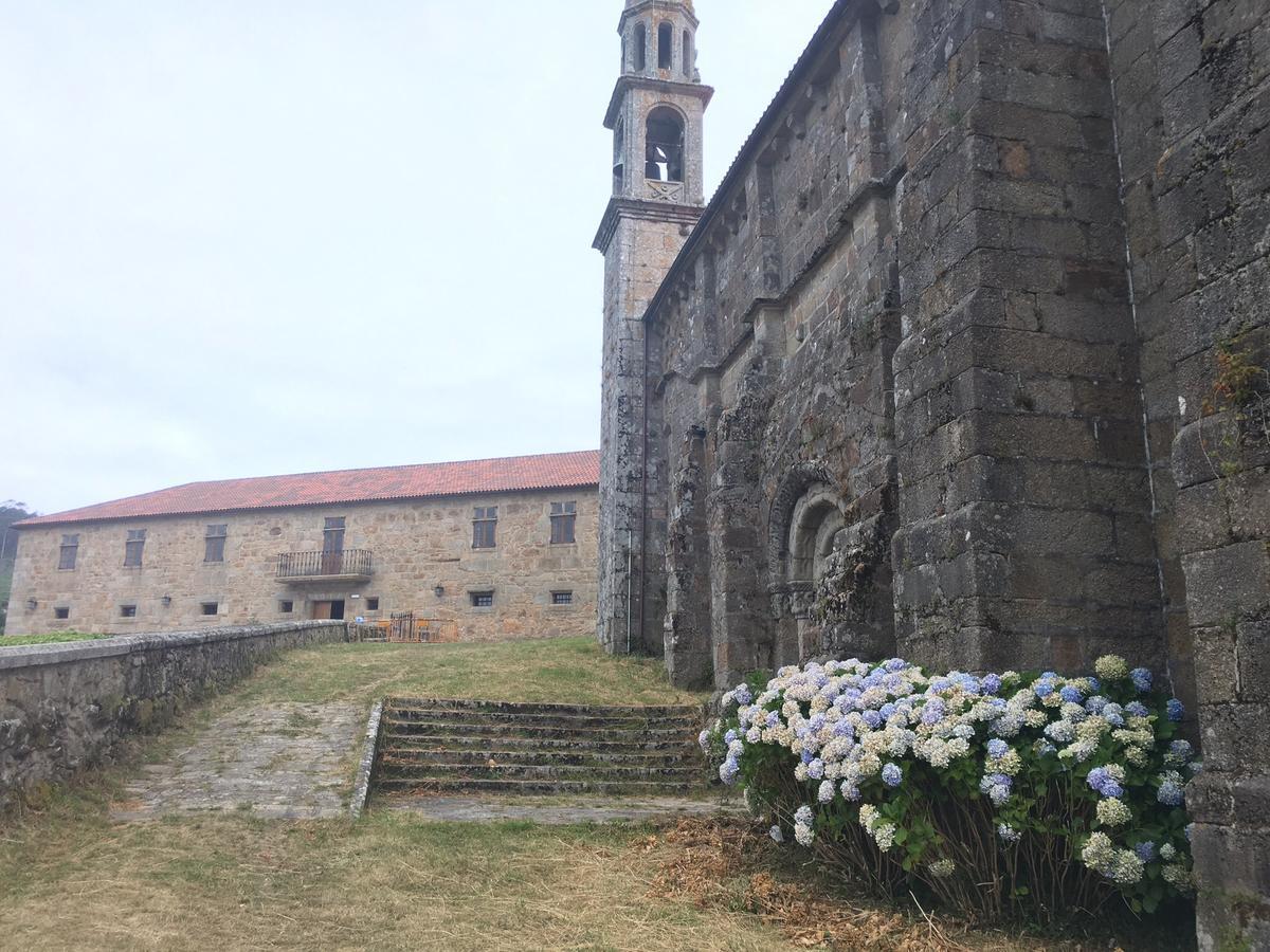 Monasterio Y Pension De Moraime 외부 사진