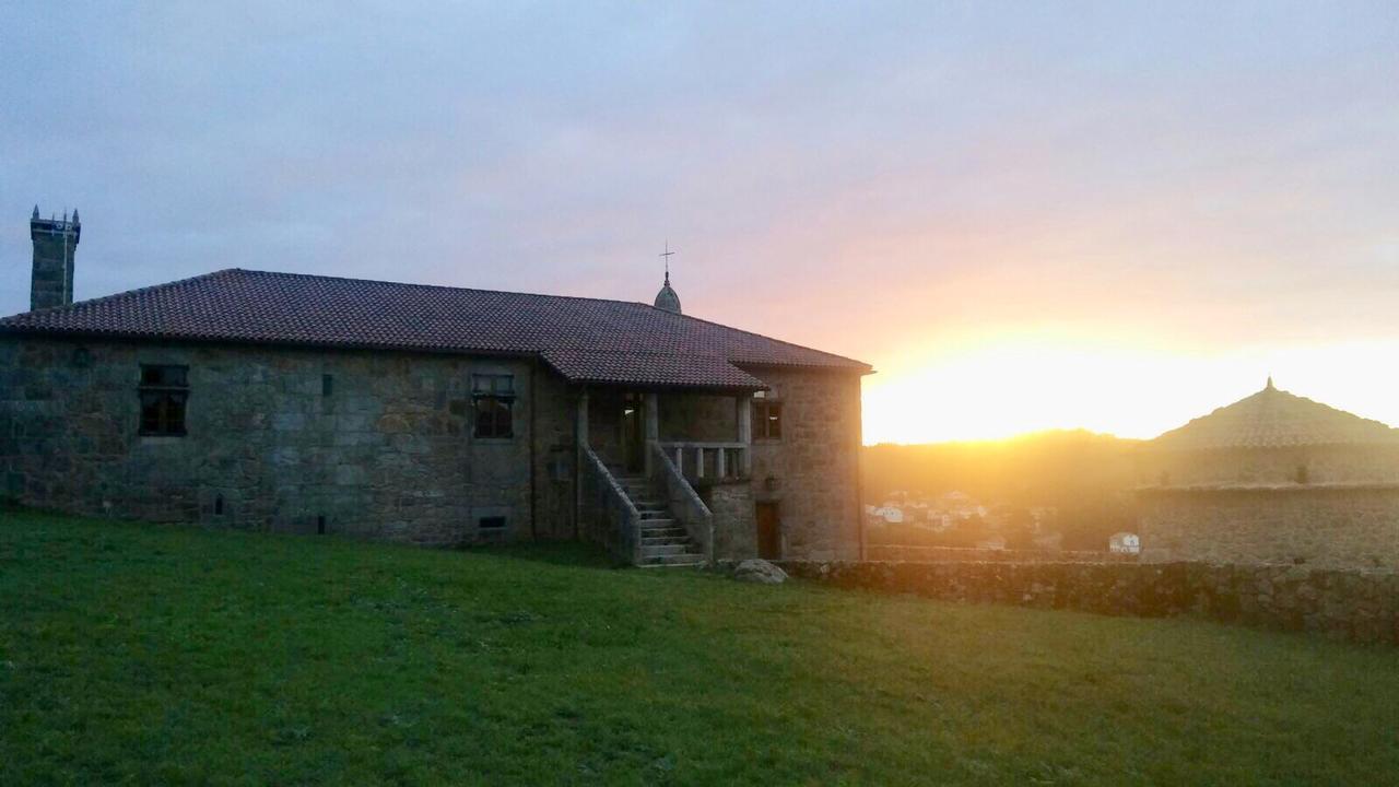 Monasterio Y Pension De Moraime 외부 사진